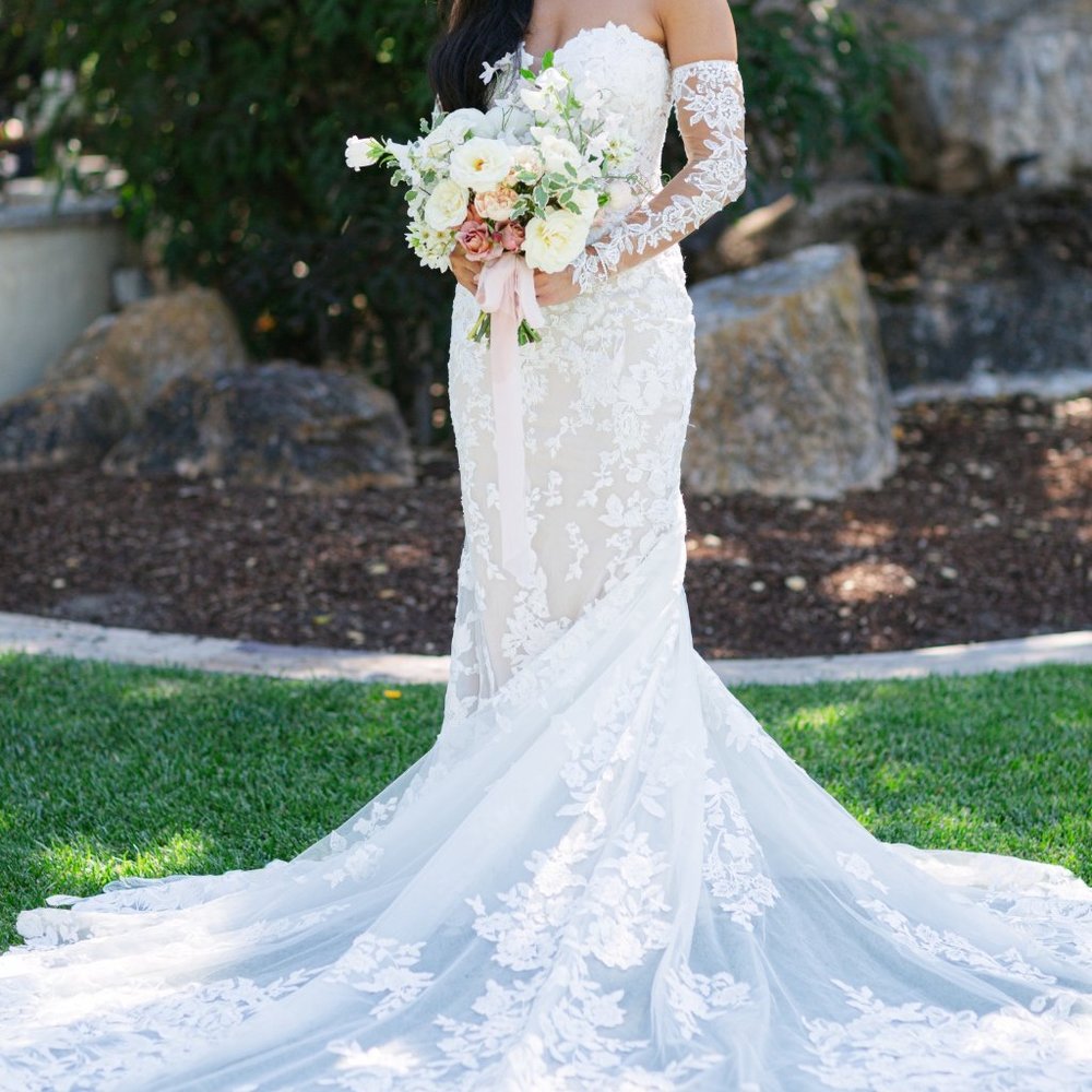 Martina Liana 1103 - Floral Wedding Dress & Matching Cathedral Veil -  Size 4/8